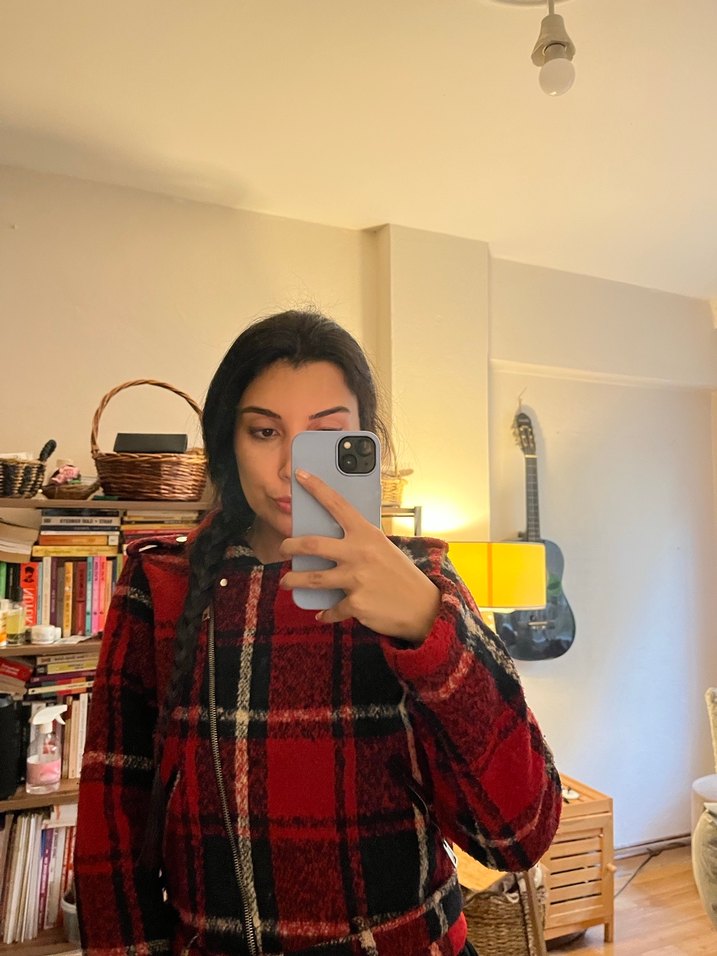 Kırmızı Ekose Desenli Yüksek Yakalı Kadın Kaban - Görsel 2