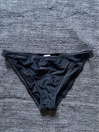 Bikini altı siyah