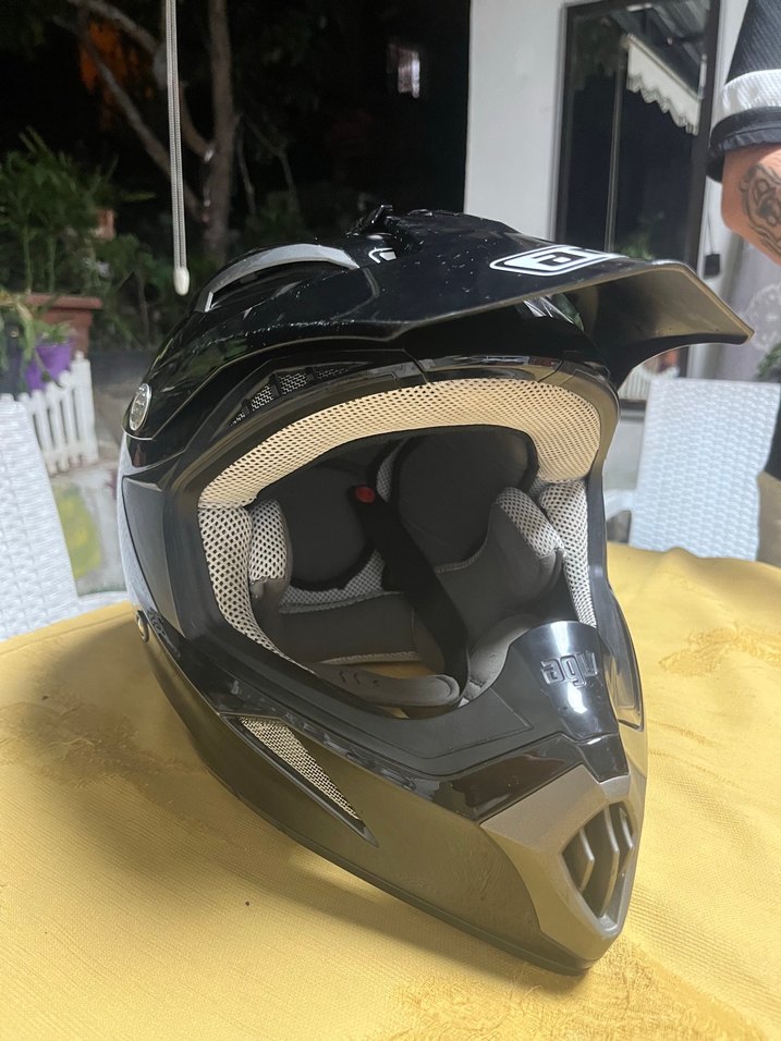 Kilitli Siyah Biker Motosiklet Kaskı - Görsel 2