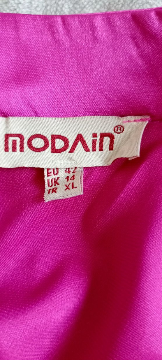 Pembe Saten Fırfırlı V Yaka Bluz - Görsel 4