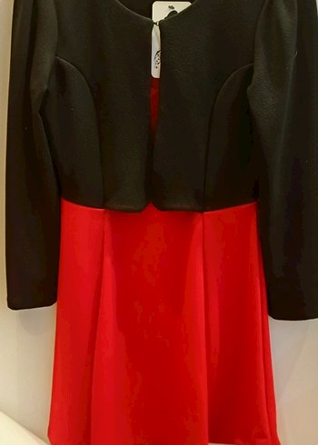 Kırmızı Straplez Elbise ve Kendinden Siyah Bolero - Görsel 6
