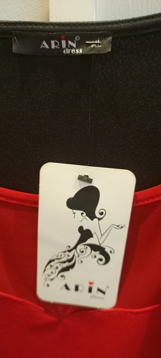 Kırmızı Straplez Elbise ve Kendinden Siyah Bolero - Görsel 2