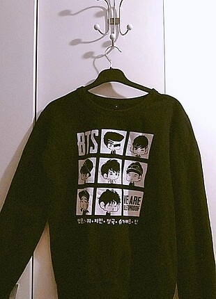 BTS SWEATSHIRT