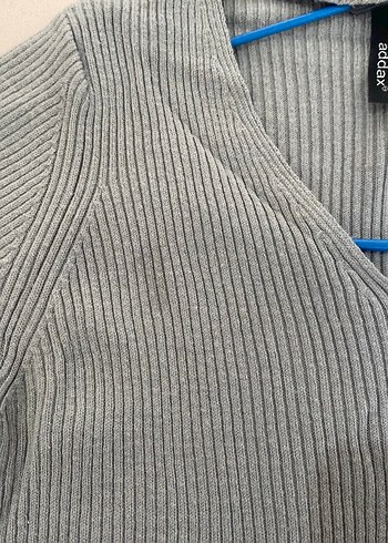 Gri V Yaka Triko Kadın Kazak - Görsel 2