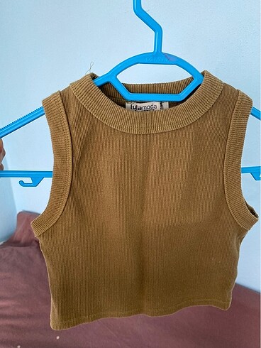 Haki rengi crop