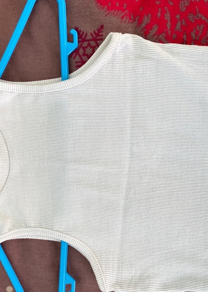 Beyaz kolsuz üst - Görsel 4