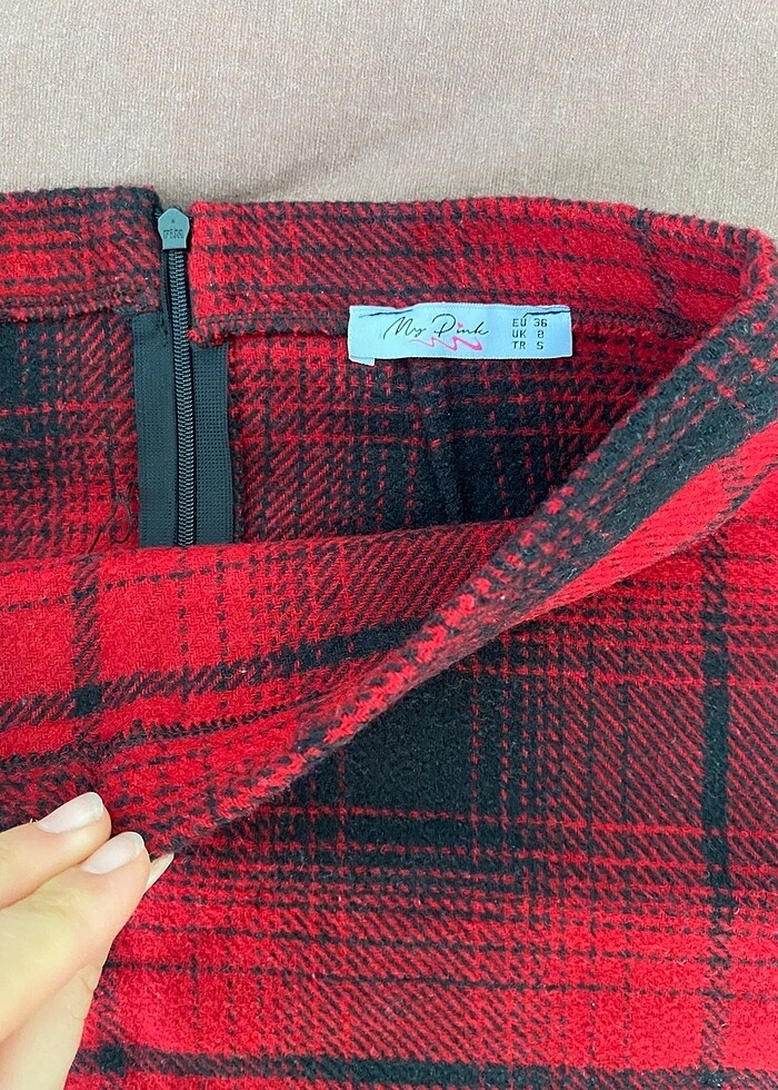 Kırmızı kareli mini etek - Görsel 3
