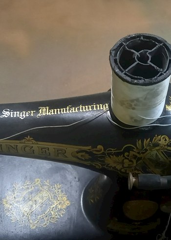 Siyah Sarı Vintage Singer Dikiş Makinesi - Görsel 2