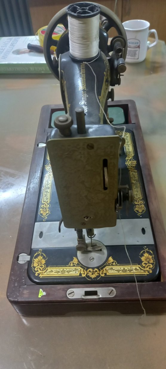Siyah Sarı Vintage Singer Dikiş Makinesi - Görsel 5
