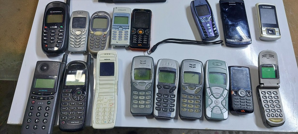31 adet tuşlu telefon 
Bataryalari yok - Görsel 2