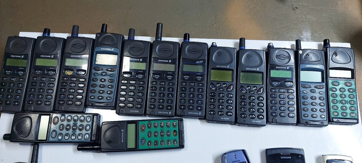 31 adet tuşlu telefon 
Bataryalari yok - Görsel 3