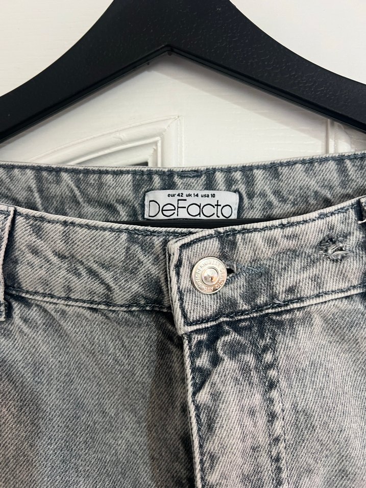 Gri Yırtık Bol Kesim Kadın Kot Pantolon - Görsel 2