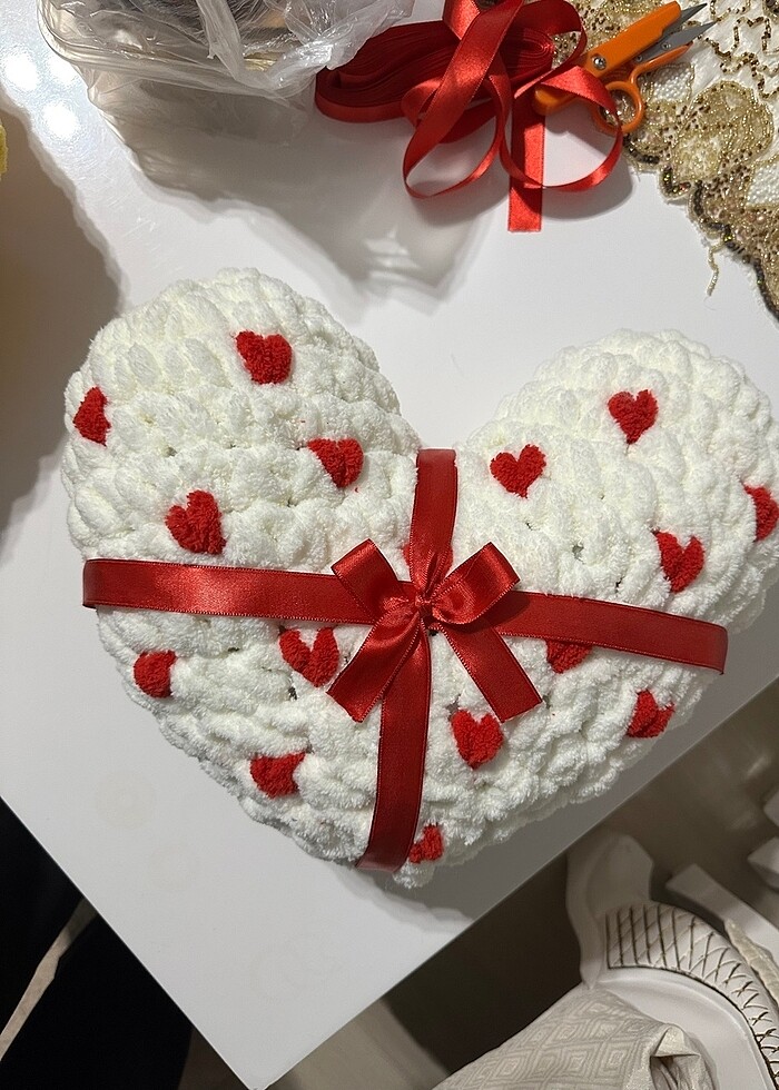 Puffy Kalpli yastık - Görsel 3