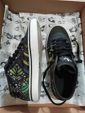 Adidas sneker