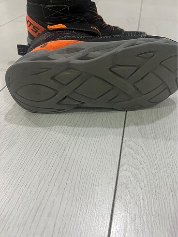 33 Beden Skechers çocuk bot niy