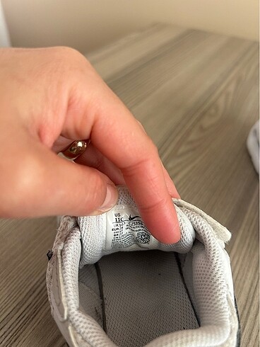 28 Beden beyaz Renk Nike spor ayakkabı erkek çocuk