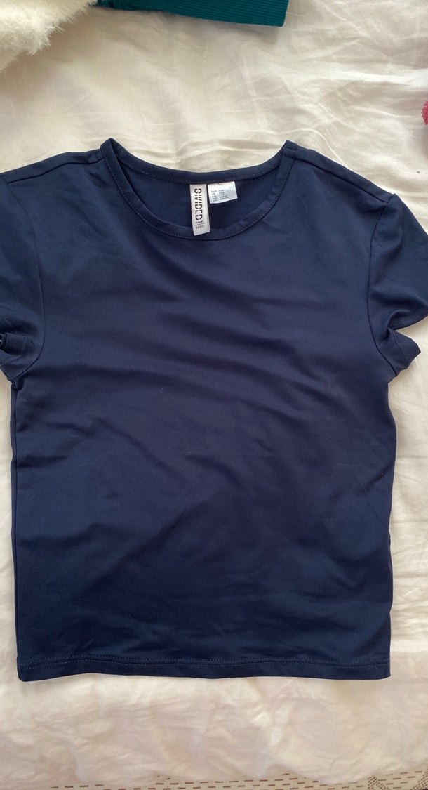 H&M üste oturan esnek crop - Görsel 2