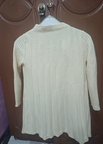 Düğmeli Beyaz Yün  Hırka - Görsel 2