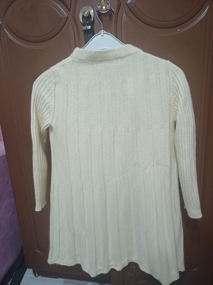 Düğmeli Beyaz Yün  Hırka - Görsel 2