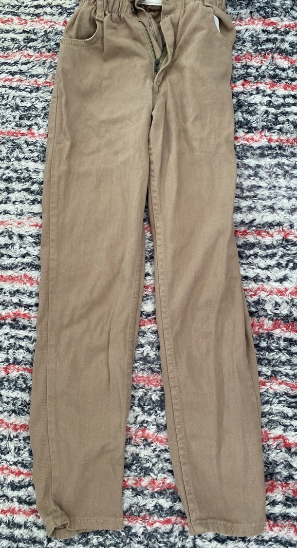 Kemer Detaylı Rahat Kesim Midi Kumaş Pantolon - Görsel 3