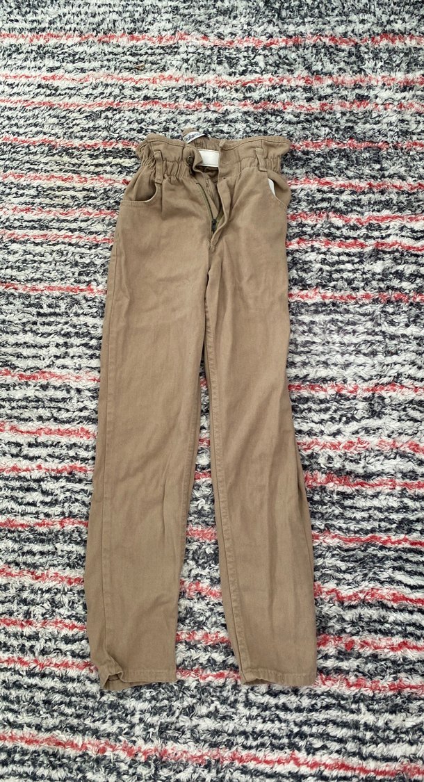 Kemer Detaylı Rahat Kesim Midi Kumaş Pantolon - Görsel 2