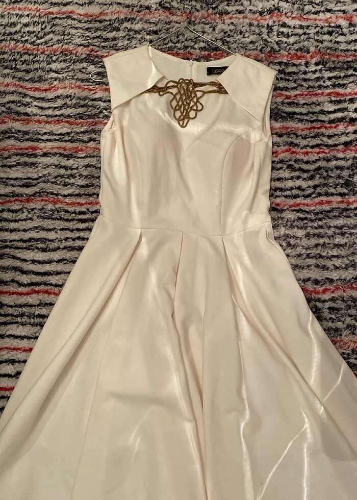 Beyaz elbise - Görsel 2