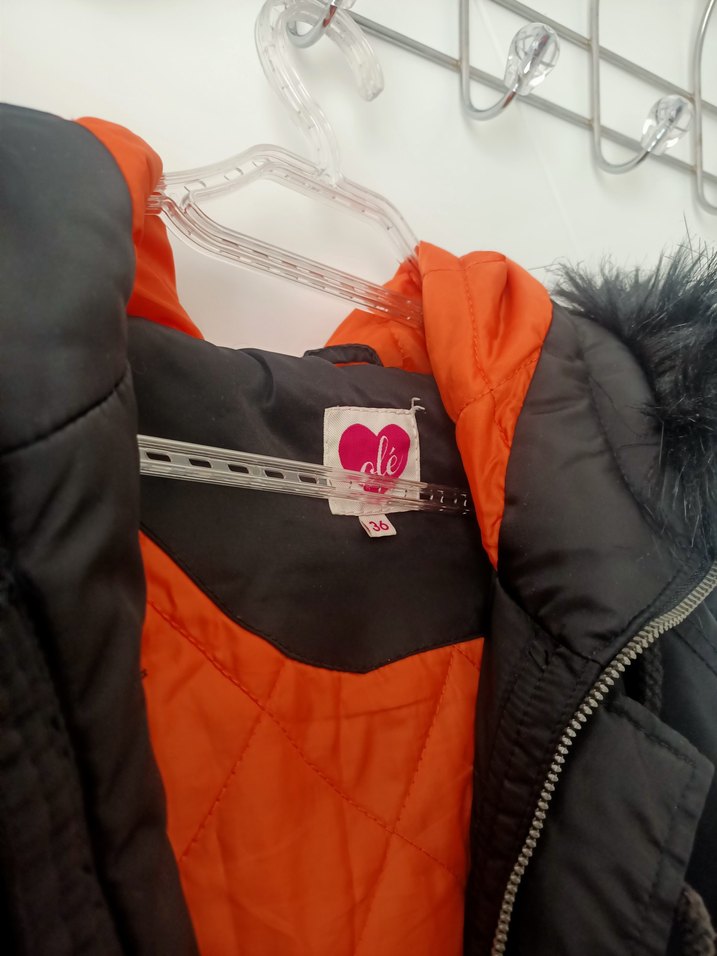 Siyah Kürklü Midi Kadın Mont - Görsel 3