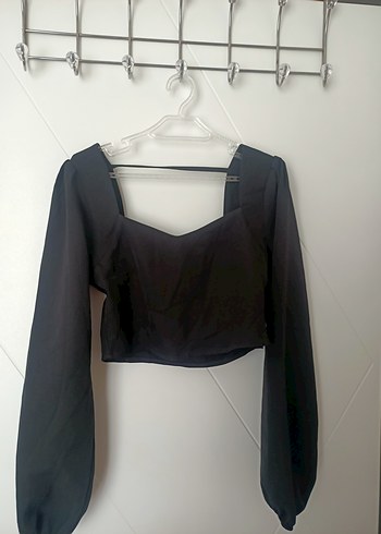 Siyah V Yaka Uzun Kollu Kısa Bluz - Görsel 3