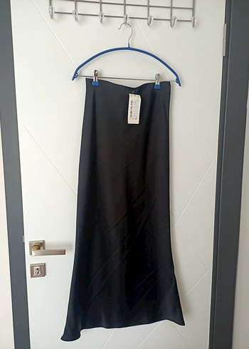 Saten Siyah Uzun Kadın Etek - Görsel 5