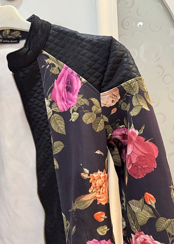 Çiçek Desenli Kadın Mont, Fermuarlı, Siyah - Görsel 2