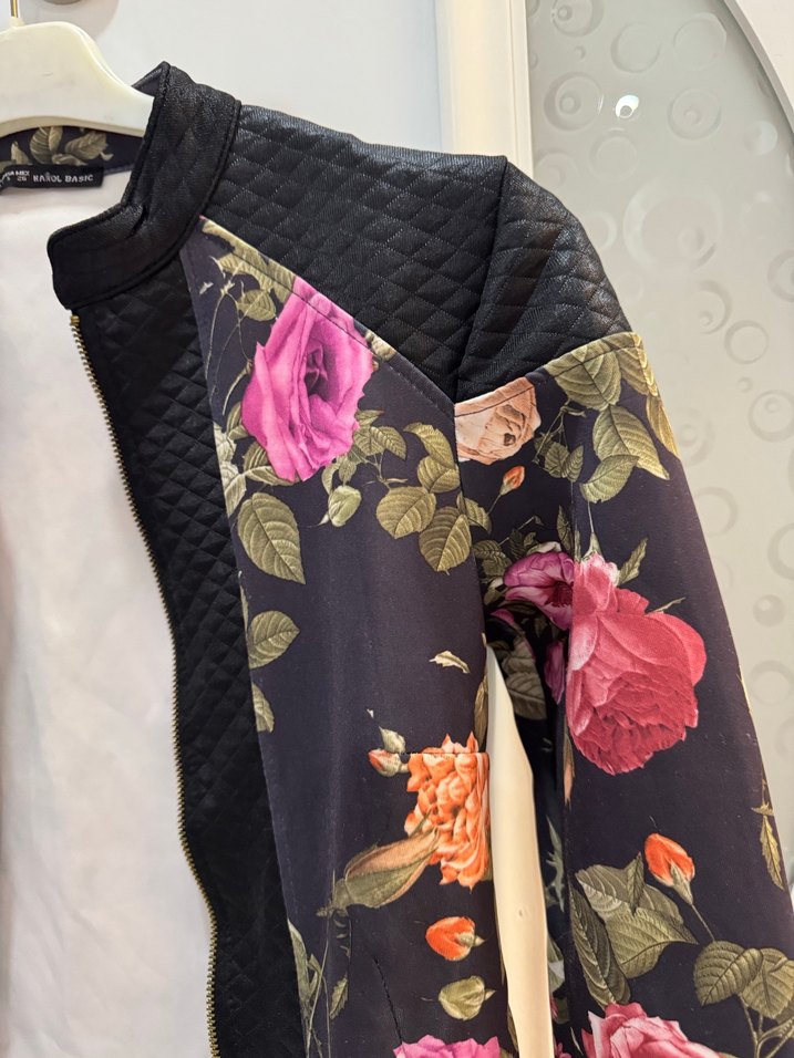 Çiçek Desenli Kadın Mont, Fermuarlı, Siyah - Görsel 2