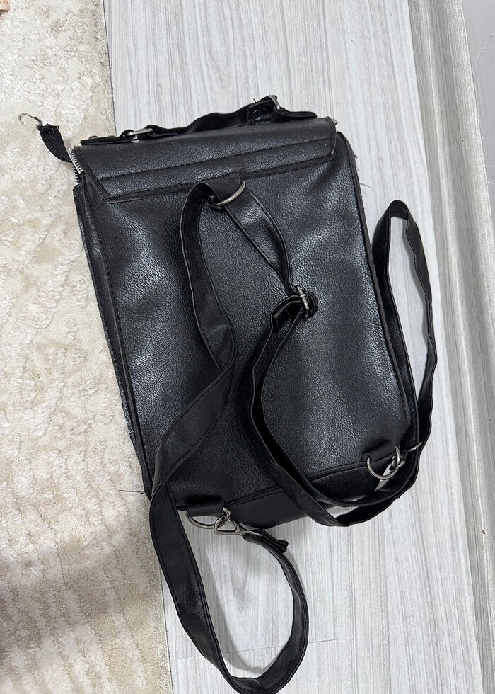 Siyah sırt çantası - Görsel 3