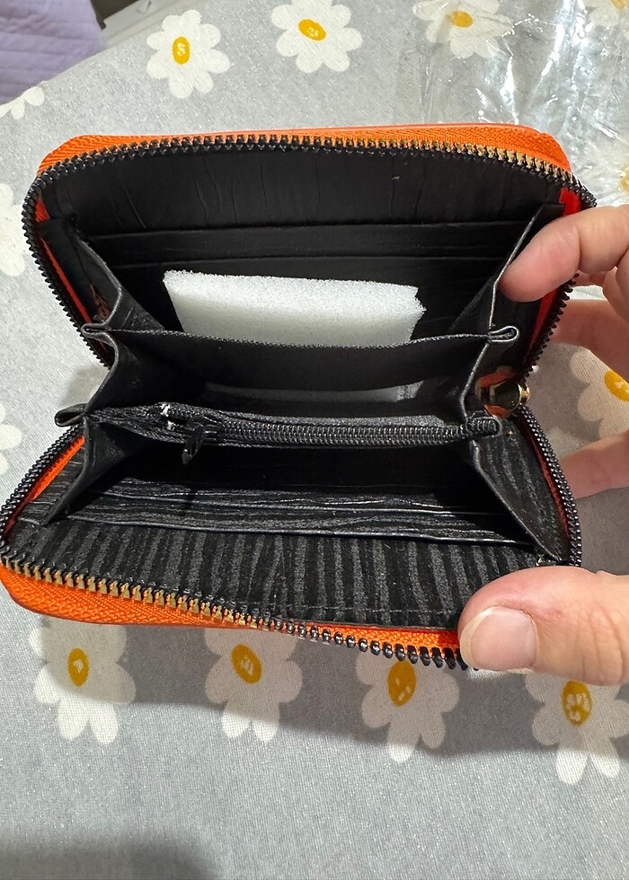 Turuncu cüzdan - Görsel 3
