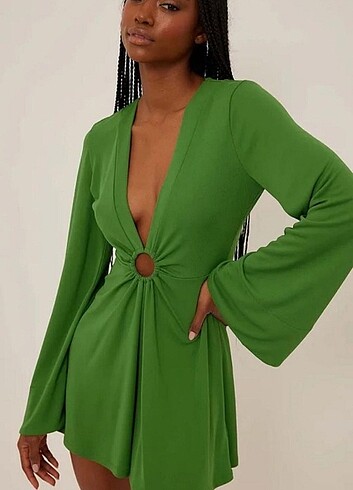 Kadın yeşil elbise 