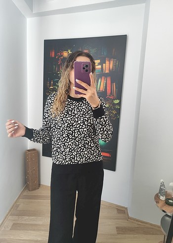 s Beden Kadın Siyah Leopar Desenli Puf Kollu Sweatshirt