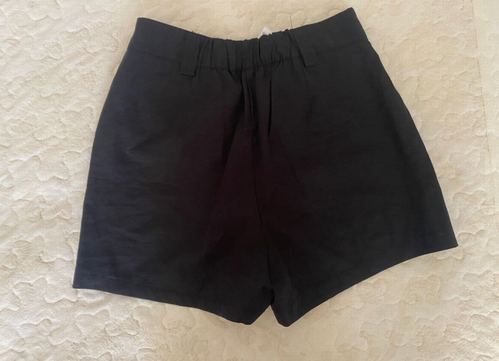 Düğmeli Siyah Mini Bershka etek - Görsel 2