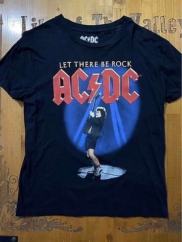 ac dc pull and bear tshirt