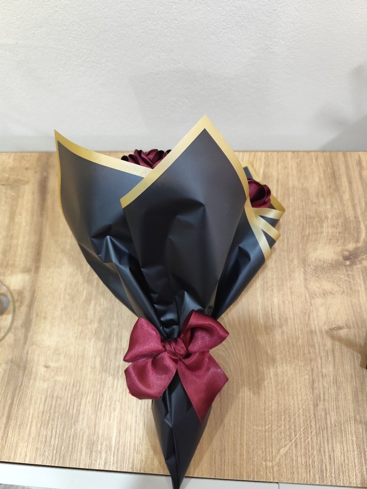 El Yapımı saten gül buketi - Görsel 3