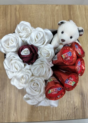 Peluş Ayıcık ve Beyaz Güllerle Hediye Buketi - Görsel 2