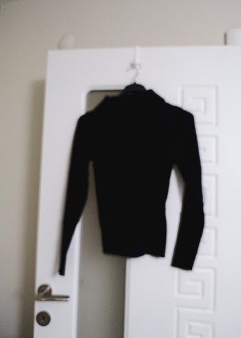 Kız Çocuk Siyah Düğmeli Boğazlı Bolero - Görsel 4