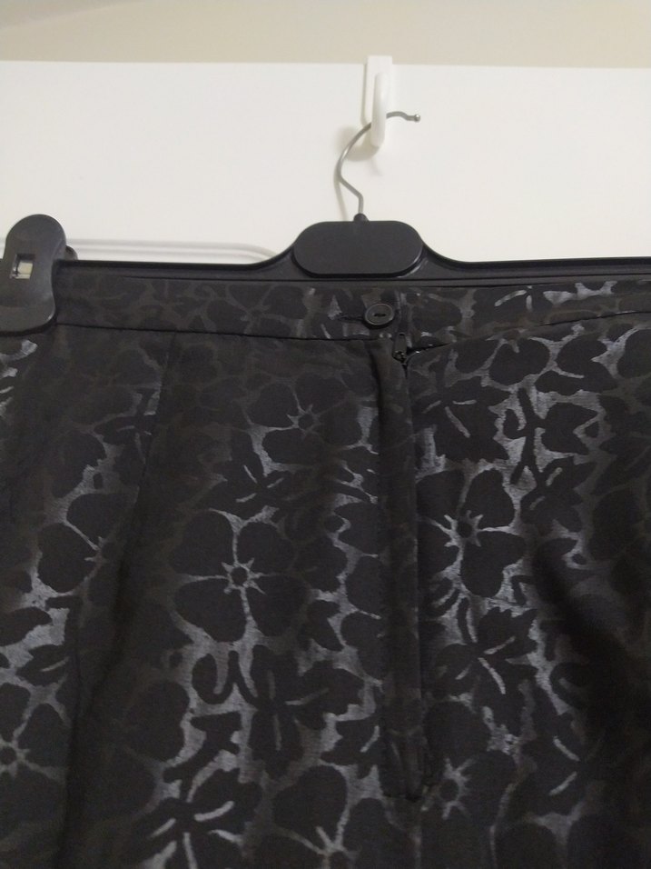 Siyah Desensiz Midi Hamile Eteği - Görsel 4