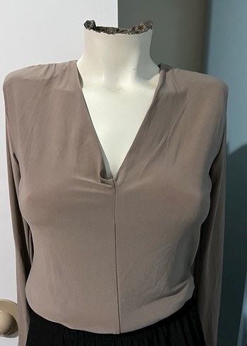 Bej V Yaka Uzun Kollu Kadın Bluz - Görsel 2