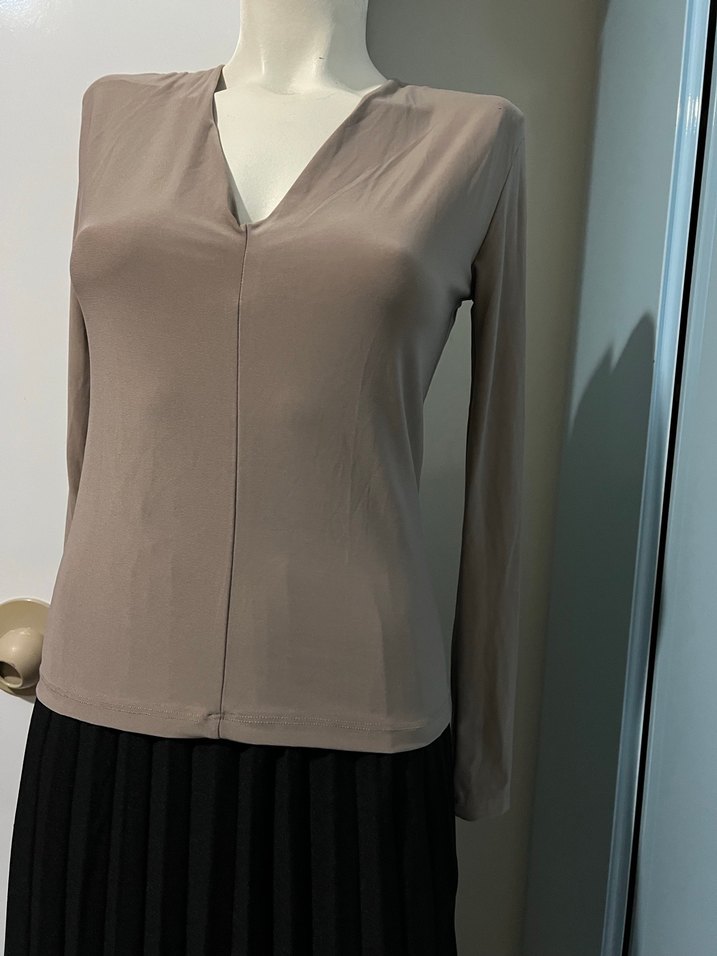 Bej V Yaka Uzun Kollu Kadın Bluz - Görsel 4