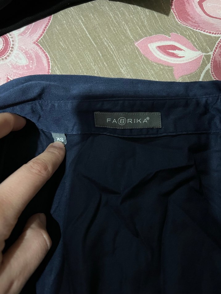 Lacivert V Yakalı Kadın Gömlek - Görsel 5