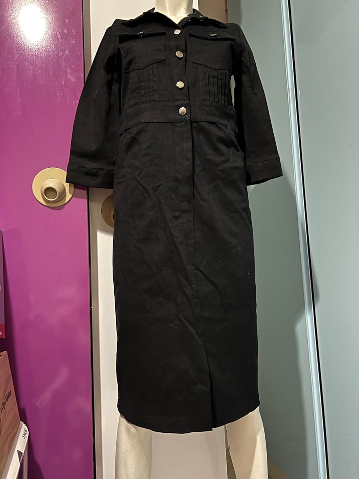 Düğmeli Siyah Uzun Kadın Elbise - Görsel 3