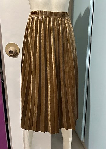 Bej Pileli Süet Uzun Etek - Görsel 2