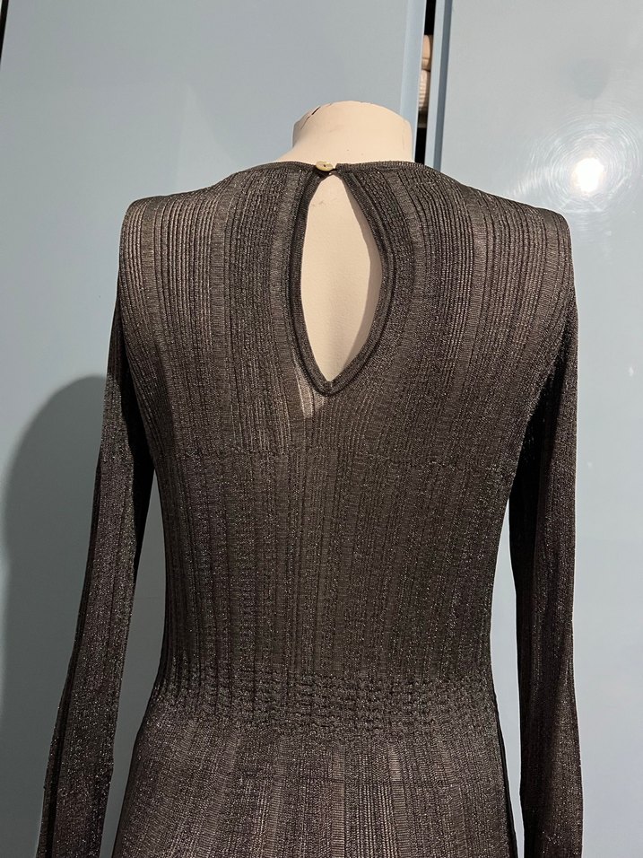 Gri Uzun Kollu Piliseli Uzun Elbise - Görsel 4