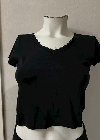 Siyah V Yaka Kısa Kollu Crop Top - Görsel 2