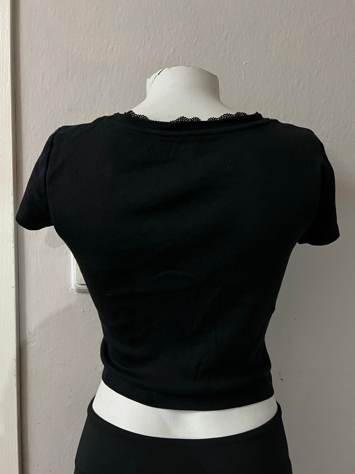 Siyah V Yaka Kısa Kollu Crop Top - Görsel 5