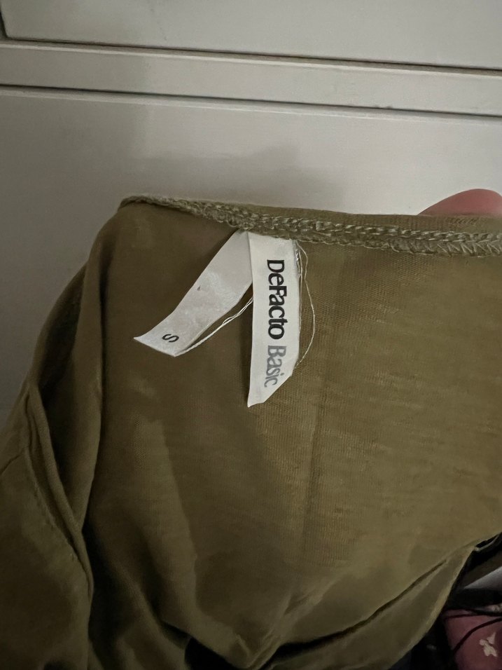 Kadın Haki Keten Kısa Kollu Tişört - Görsel 4
